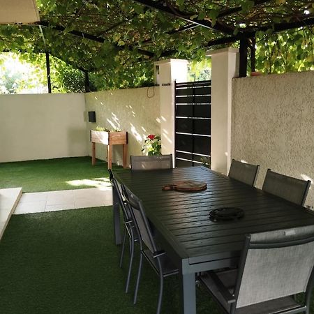 Villa J Et V Bedarrides Екстер'єр фото
